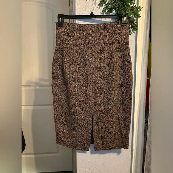 Express | Knit Midi Pencil Skirt | Size Medium - Picture 4 of 4